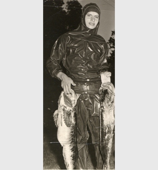 A very young Phil Nuytten with a 2 piece (waist entry) ‘Ply-a-bel’ Bel-Aqua suit.